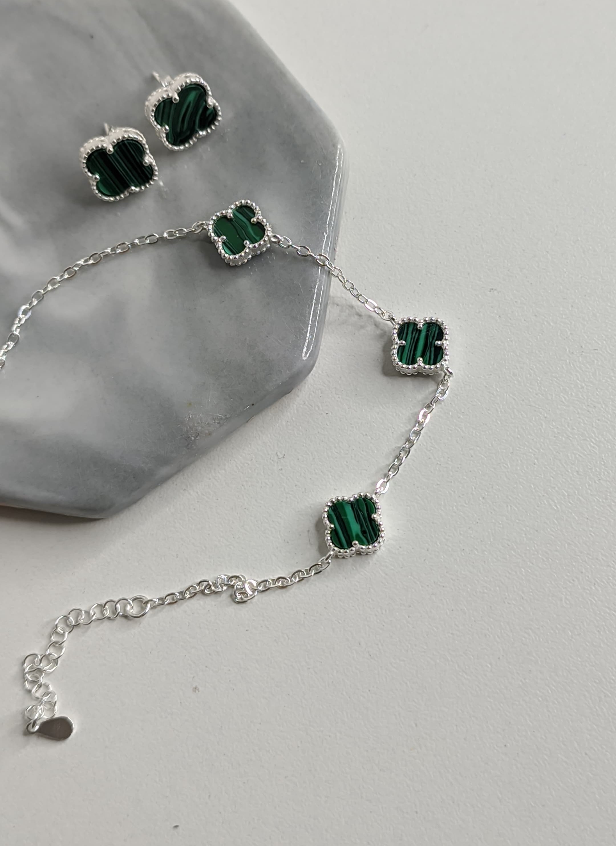 PE-603, Pulsera de Treboles verde