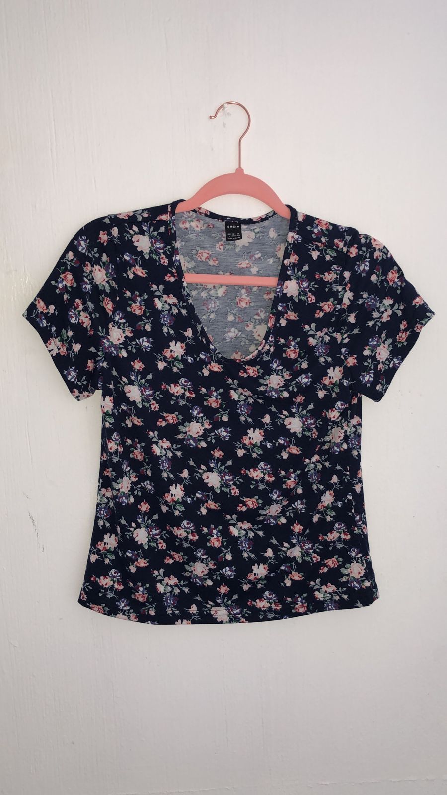 CAMISETA AZUL FLORAL