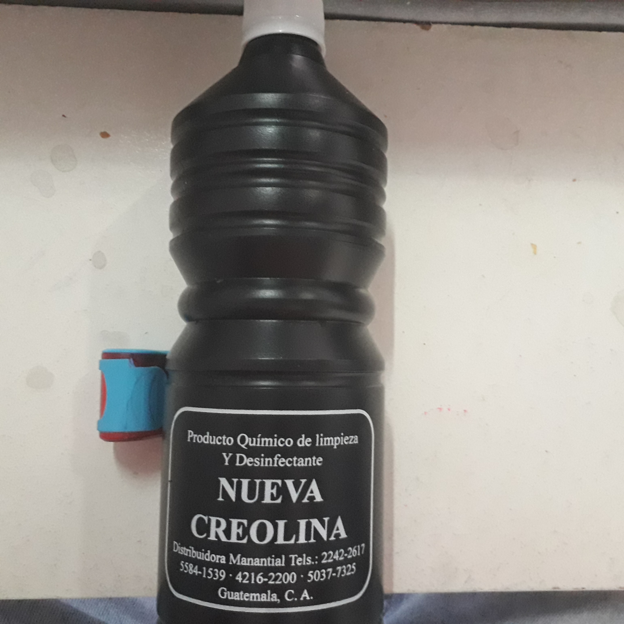 NUEVA CREOLINA  1 litro (manantial)